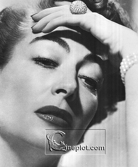 Joan Crawford - Publicity shot for Sudden Fear (1952)